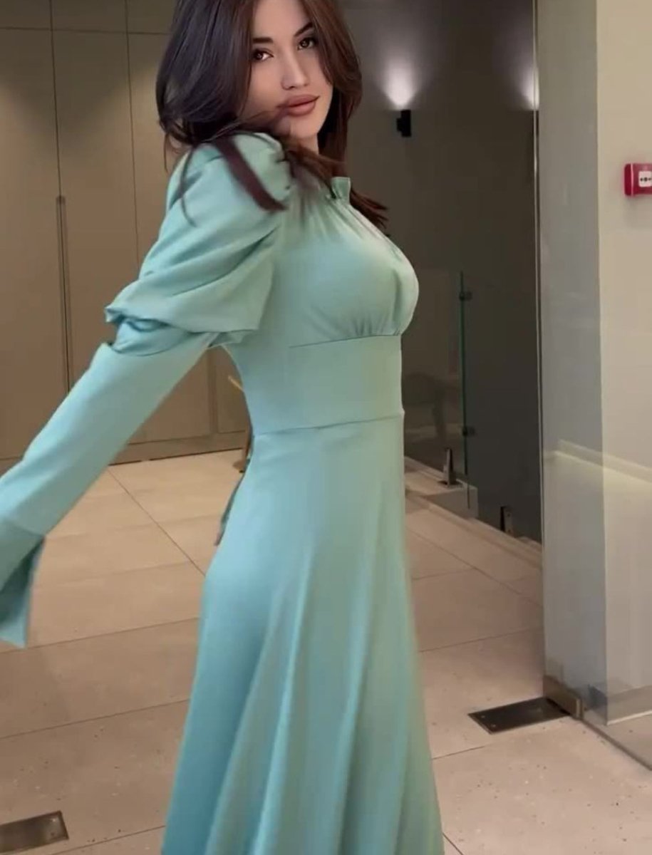 Bubble Collar Wooden Ear Waist Tight Solid Color Long Sleeve Dress.