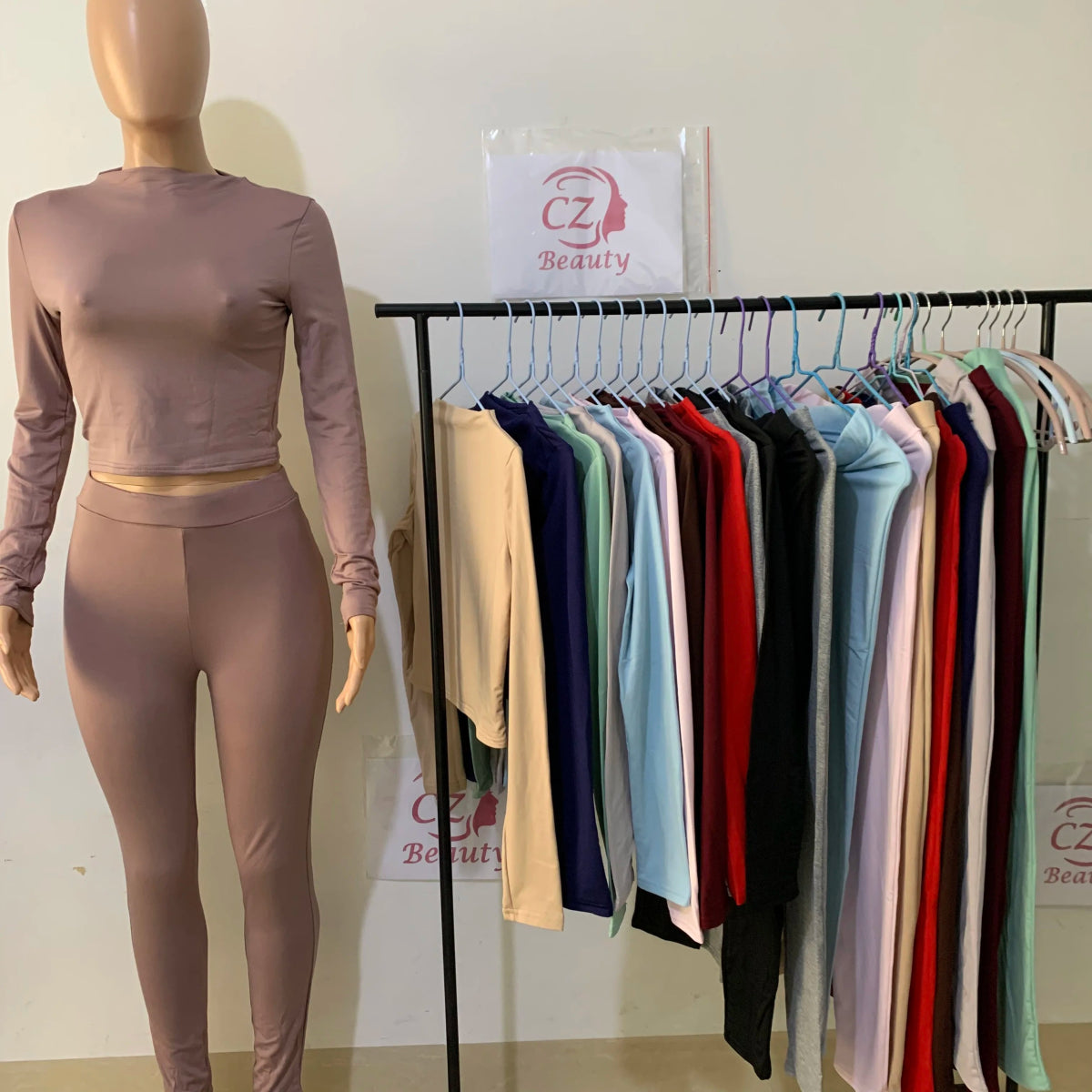 Two Piece Workout Set for Women - Long Sleeve Yoga Fitness Outfit for Comfortable Performance - Allen - Fitness