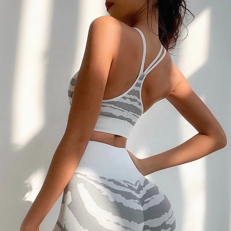 Woman tiger Stripe Print Seamless Bra Gym/Yoga Leggings Fitness Workout Set - Allen - Fitness